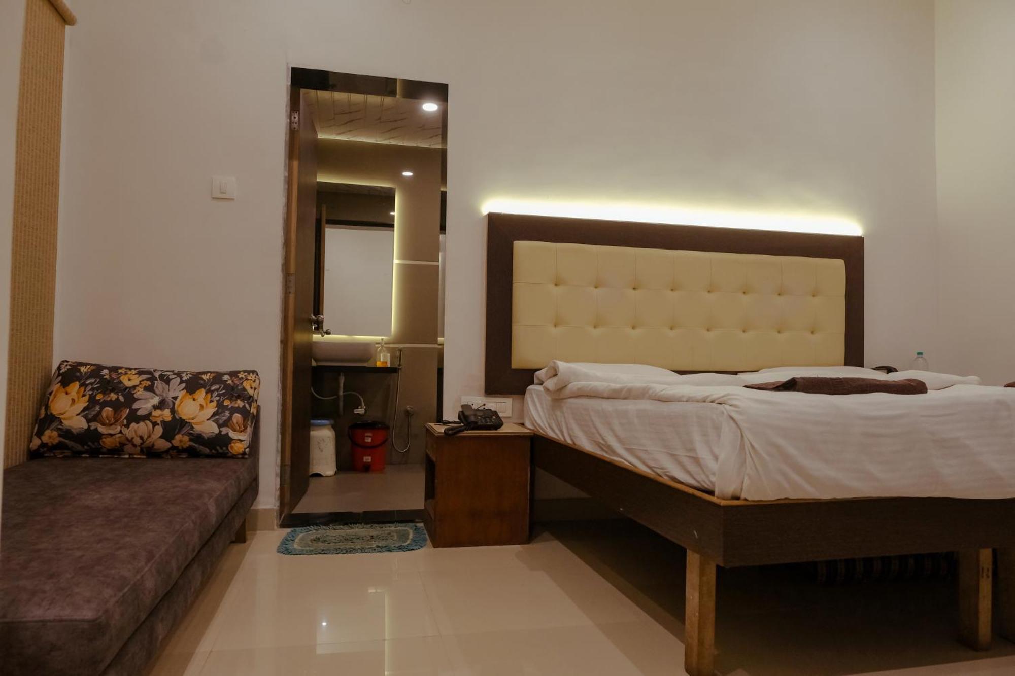 Sanidhya Resort Alībāg Exterior foto